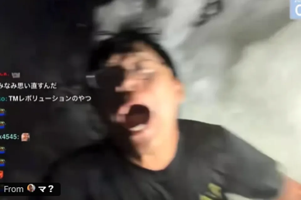 直播主遭大浪捲走影片